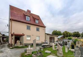 Zwei- bis Dreifamilienhaus am Ortsrand von Helmbrechts