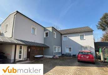 Harmonisches Leben in Röslau - lassen Sie sich von diesem Angebot verzaubern. 2-Familienhaus mit 6 Garagen