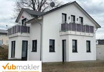 Eleganz trifft Behaglichkeit - Ihr neues Familiendomizil in Waldsassen wartet aus Sie