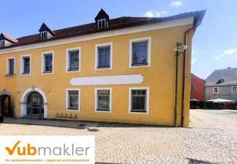 Vielseitiges Geschäftshaus mit Entwicklungspotenzial im Zentrum von Kirchenlamitz zu verkaufen