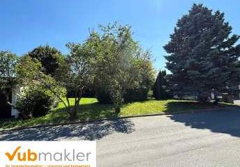 Naturverbundenes Baugrundstück mit Garage in Rehau – Ihr Platz für neue Ideen
