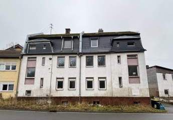 Haus mit Entwicklungsmöglichkeiten bietet  Potenzial für Investoren, Familien oder handwerklich versierte Käufer