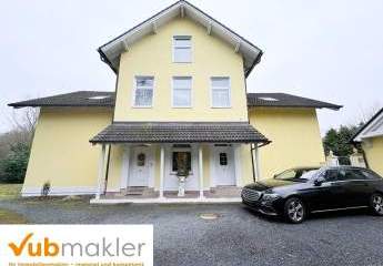 Wohnhaus mit Geschichte: Großzügige Räume, Terrasse und Schwedenofen in Marktschorgast