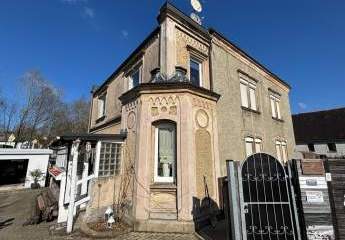 Ein Zuhause voller Geschichte in Schwarzenbach  – die Chance für Liebhaber einzigartiger Villen