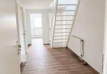 Provisionsfrei!!! Renovierte 6-Zimmer-Maisonettewohnung in einem Dreifamilienhaus zu vermieten!