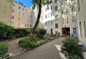 Kapitalanlage! 2-Zimmer-Altbauwohnung in bester Lage von Charlottenburg