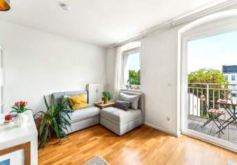Bezugsfreie 1-Zi Altbauwohnung mit Balkon und echtem Kiezgefühl nahe Tempelhofer Feld