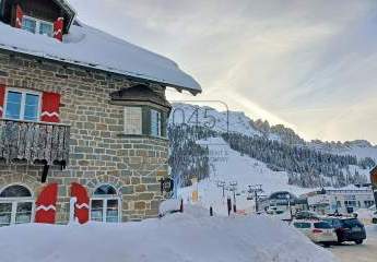 Restaurant und Bar im Skigebiet 