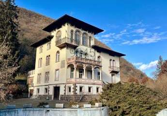 Altbauvilla mit großzügigem Privatgrundstück in Pfatten - Südtirol