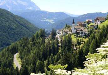 Freistehendes Haus in Enneberg Alta Badia – Einzigartige Panoramalage in den Dolomiten