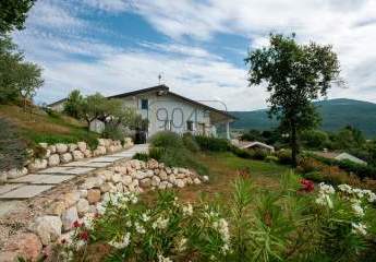 Eckreihenhaus-Villa mit großem Garten in Castion Veronese - Gardasee