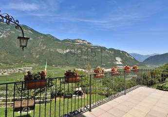 Exklusive Villa mit Panoramablick und großem Grundstück – Ala (Trentino)