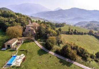Charmantes Anwesen mit Panoramablick in den Marken