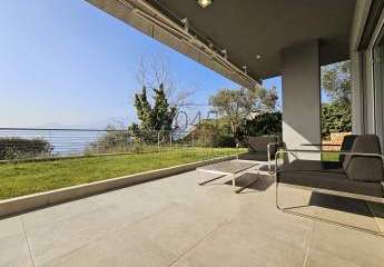 Stilvolle Wohnung mit Seeblick, großem Garten und Poolanlage in Torri - Gardasee