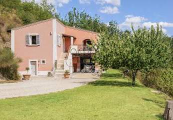 Idyllische Landvilla mit Panoramablick in Ascoli Piceno - Marken