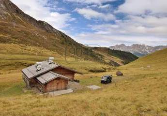 Exklusive Ski-in/Ski-out-Baita in der Val Jumela – Ein einzigartiges Refugium in absoluter Alleinlage im Herzen der Dolomiten