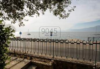 Charmante Reihenhausvilla mit traumhaftem Seeblick und privatem Garten in Torri - Gardasee