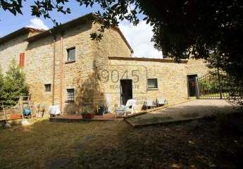 Kleine Wohnung mit Garten in einem historischen Naturstein-Bauernhaus in Vinci - Toskana
