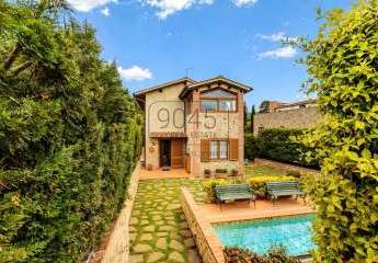 Bezugsfertige Villa mit Top-Ausstattung in ruhiger Lage nahe Siena - Toskana