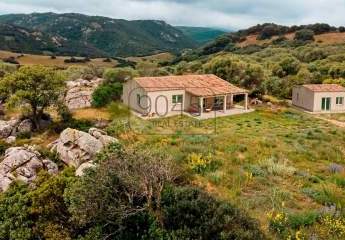 Exklusiver „Stazzo Gallurese“ mit Meerblick und großem Naturgrundstück – Aglientu, Ortsteil Lapponi (Sardinien)