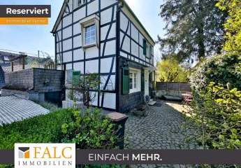 Ländliche Idylle trifft Fachwerk-Charme: Charmantes Einfamilienhaus im Grünen!