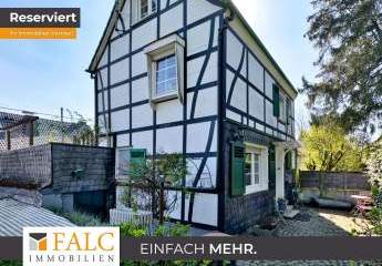 Ländliche Idylle trifft Fachwerk-Charme: Charmantes Einfamilienhaus im Grünen!