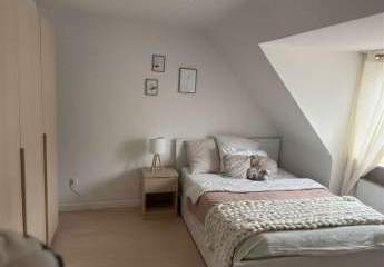 Großzügige Dachgeschosswohnung in Essen – ideal für Studenten oder Singles