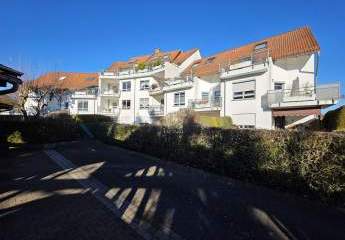 Ruhige Lage, kurze Wege, gepflegte Wohnanlage – 3-Zimmer Wohlfühlwohnung mit Balkon und Carport