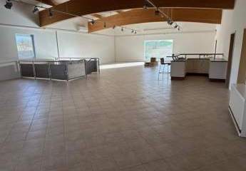 *Gewerbeanwesen in Kilianstädten - flexibel aufteilbar - Büro - Ausstellung - Lager*