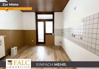 Renovierte Altbauwohnung mit Balkon