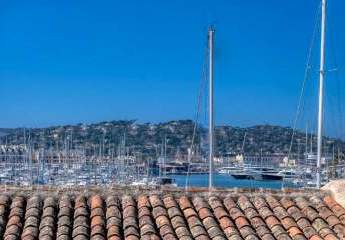 Wohnung mit grosser Terrasse in der Nähe von Saint-Tropez