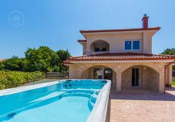 Neues Einfamilienhaus mit Pool und Meerblick auf der Insel Krk, ideal zur ganzjährigen Nutzung!