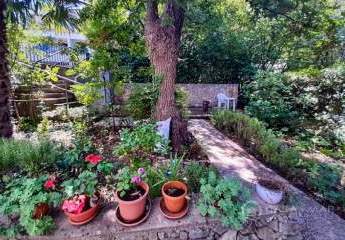 Zweizimmerwohnung im Erdgeschoss mit schönem Garten