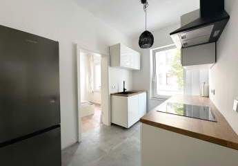 Helle kernsanierte und bezugsfertige Wohnung