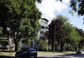 Stadtfeld mit Stellplatz und Balkon, 3 Zimmer