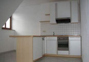 **  Kompakte Maisonette DG 3-Zimmer mit Einbauküche, Aufzug und Laminat auf dem Kaßberg  ***