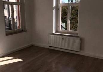 Großzügige 3-Zimmer mit Laminat, 2xBädern, Wanne und Dusche in guter Lage! EBK mgl.
