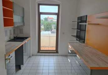Große 3-Zimmer mit EBK, Laminat, Wanne, Dusche und Balkon in ruhiger Lage