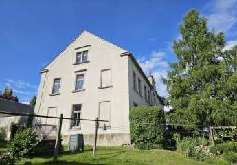 Großzügige 5 Zimmer mit Laminat und Wannenbad mit Fenster in guter Lage!
