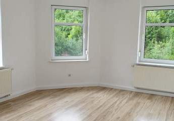 ** Kleine 3-Zimmer mit Laminat und Wannenbad zum Toppreis! **