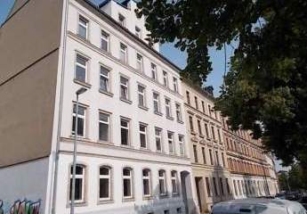 Großzügige 3-Zimmer mit Abstellraum, Laminat, Riesenküche, EBK und Wannenbad in uninaher Lage!!