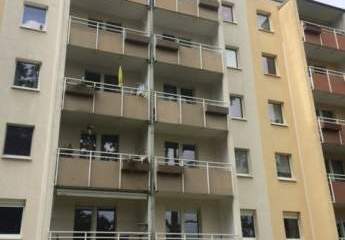 Gemütliche 3-Zimmer mit Laminat, EBK, Balkon und Dusche in sehr ruhiger Lage!