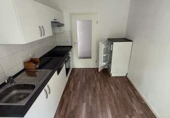 * 3-Zimmer mit Einbauküche, Balkon,  Dusche und Laminat zum Toppreis! *