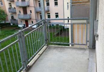Günstige 2-Zimmer mit Laminat, Balkon und Wannenbad in ruhiger Lage!