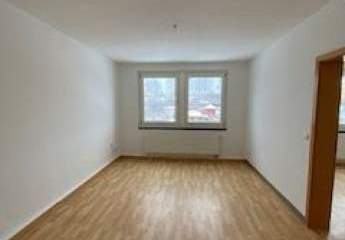 * Frisch renovierte 2-Zimmer mit Wannenbad in uninaher und ruhiger Lage an der Gartenanlage! *
