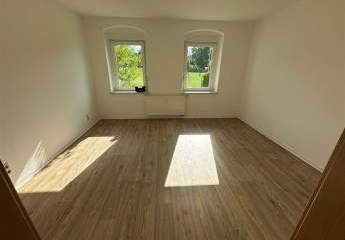Großzügige 3-Zimmer mit eigenem Garten, EBK, Laminat, Stellplatz, Dusche am Wald!
