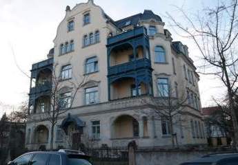 Gemütliche 2-Zimmer mit Balkon,
Parkett, SP und Wanne in beliebter Lage!* EBK mgl.