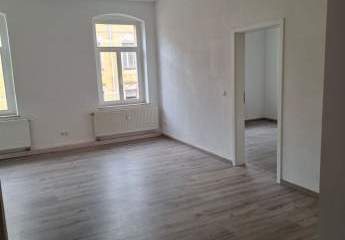 Großzügige 4-Zimmer mit 2xWannenbad, offener Küche und Laminat in guter Lage!