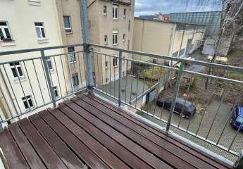 Vollvermietetes und großes MFH mit Balkonen und Stellplätzen in guter und ruhiger Lage!