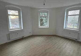 Großzügige 1-Zi. mit Lam., Wanne und Stellpl.